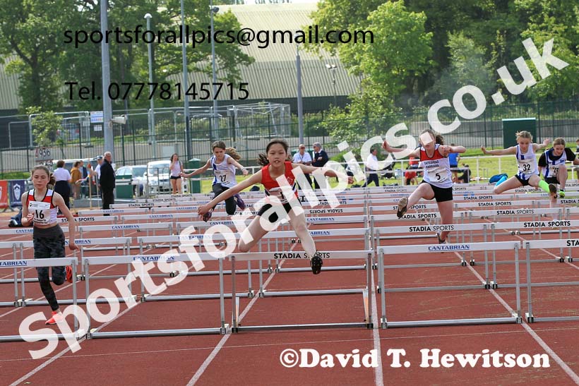 Women and Girls hurdles, 2022 North Eastern Track and Field Champs., Middlesbrough. David T. Hewitson/Sports for All Pics